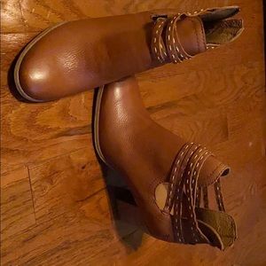 Frye Naomi pickstitch shootie whiskey leather.